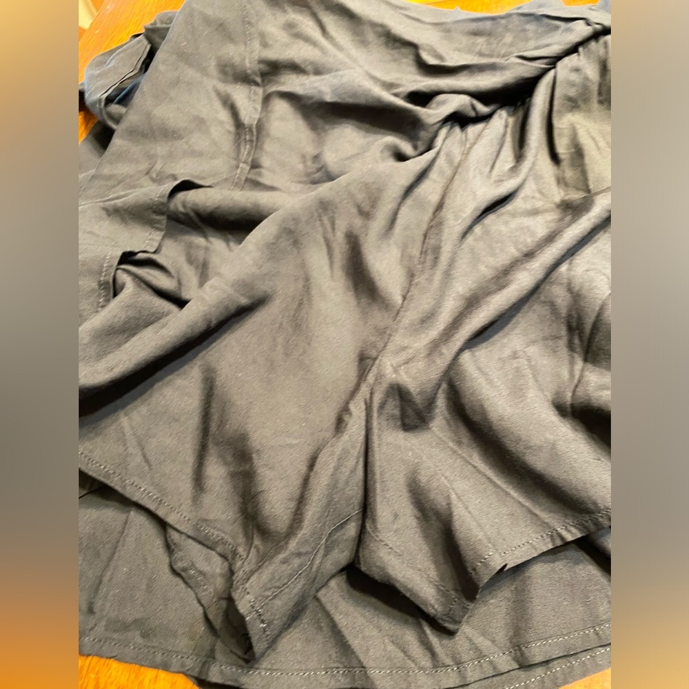 Shore‎ wrap skorts.  NWT. Black wrap around. Size large. - Picture 6 of 9